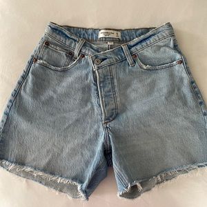 Abercrombie High Rise Dad short